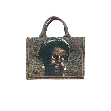 BUST OF A WOMAN WITH A PEARL NECKLACE PURSE